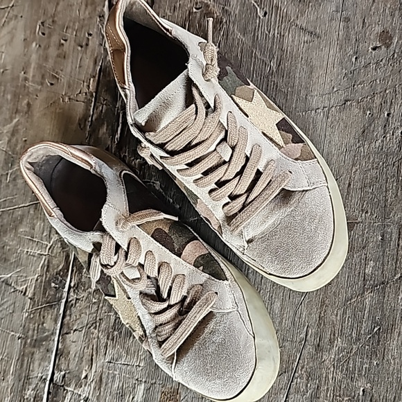 SHU SHOP PAULA Star Camo Sneaker - Picture 6 of 7